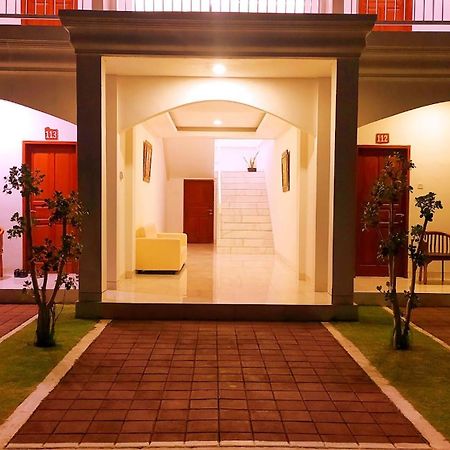 Puri Lovina Hotel Kültér fotó