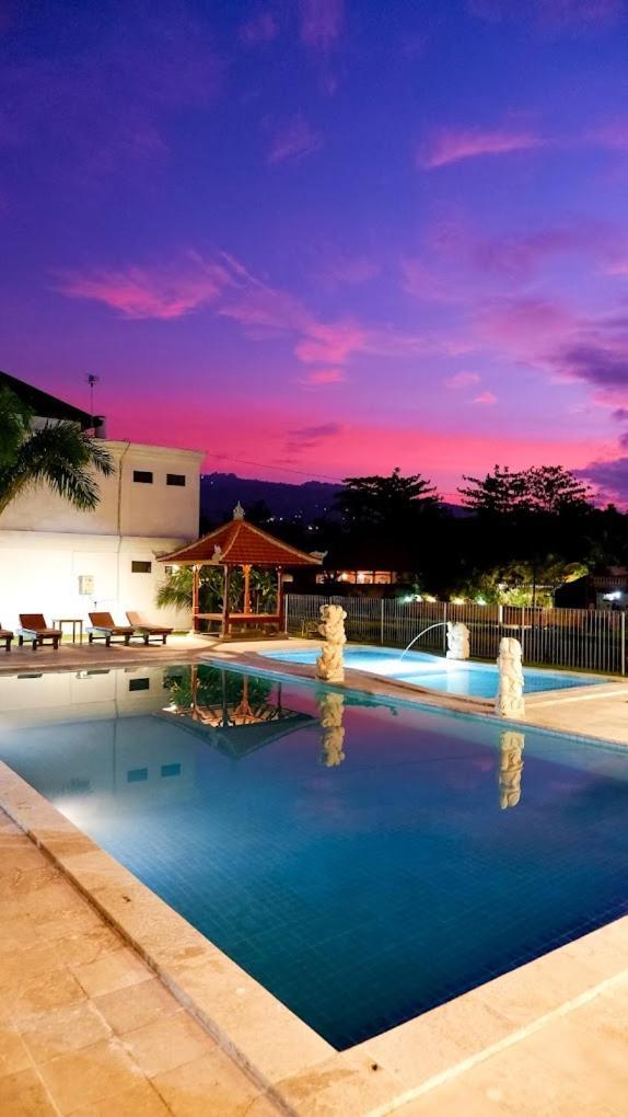 Puri Lovina Hotel Kültér fotó